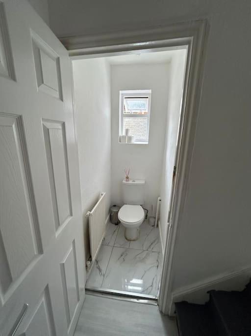 East London 2 Bedroom Flat Exteriör bild